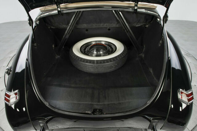1940 Ford Deluxe Convertible - photo 5
