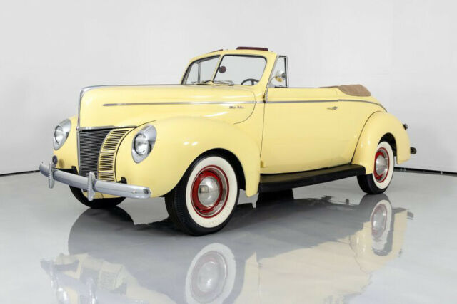 1940 Ford Deluxe Convertible - photo 5
