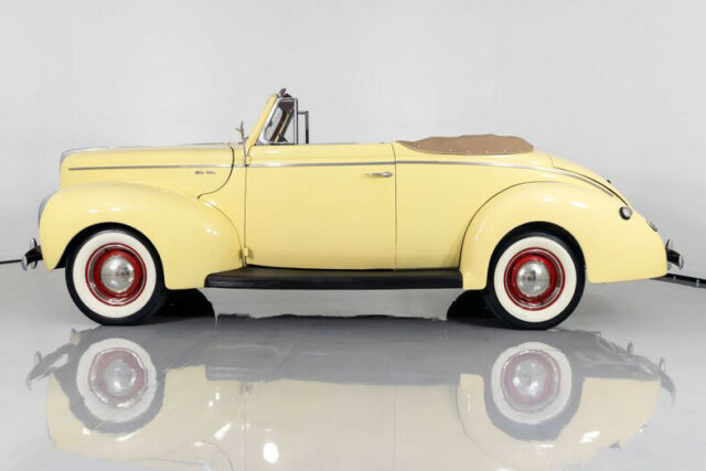 1940 Ford Deluxe Convertible - photo 7