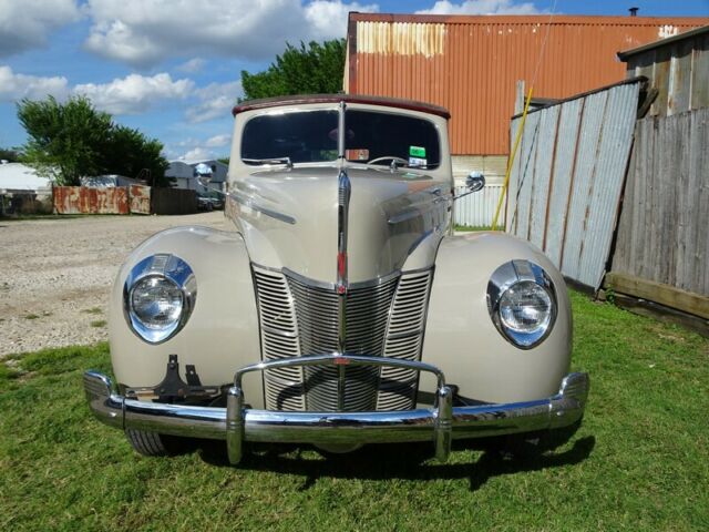 1940 Ford Deluxe CONVERTIBLE - photo 2