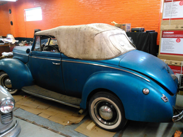 1940 Ford Deluxe Convertible - photo 3