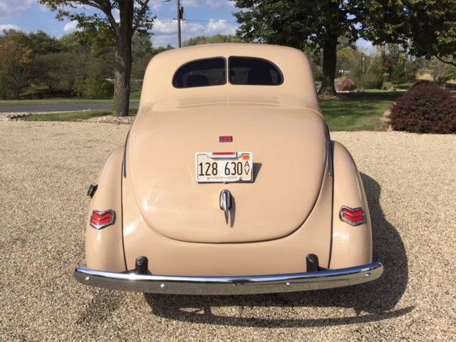 1940 Ford Deluxe Coupe - photo 4
