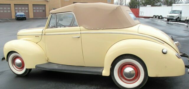 1940 Ford Deluxe CONVERTIBLE - photo 3