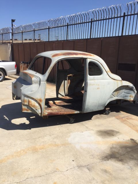 1940 Ford Deluxe Coupe 2 Door - photo 2