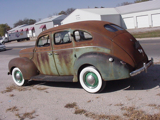 1940 Ford Deluxe Fordor - photo 2