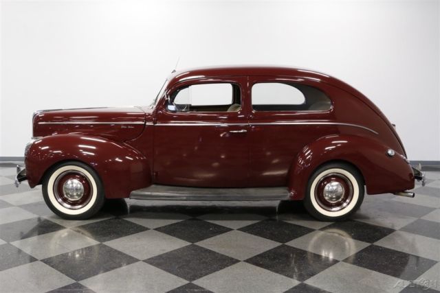 1940 Ford Deluxe Sedan - photo 2