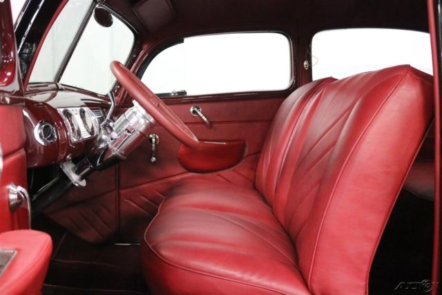 1940 Ford Deluxe Sedan - photo 4