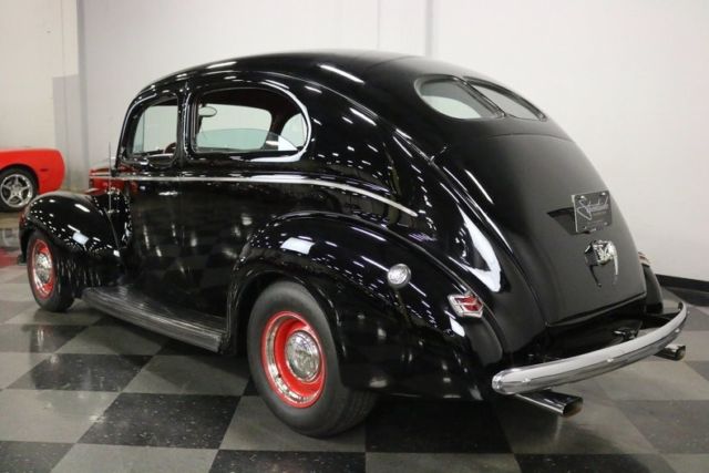 1940 Ford Deluxe Sedan - photo 10