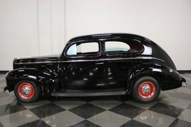 1940 Ford Deluxe Sedan - photo 3