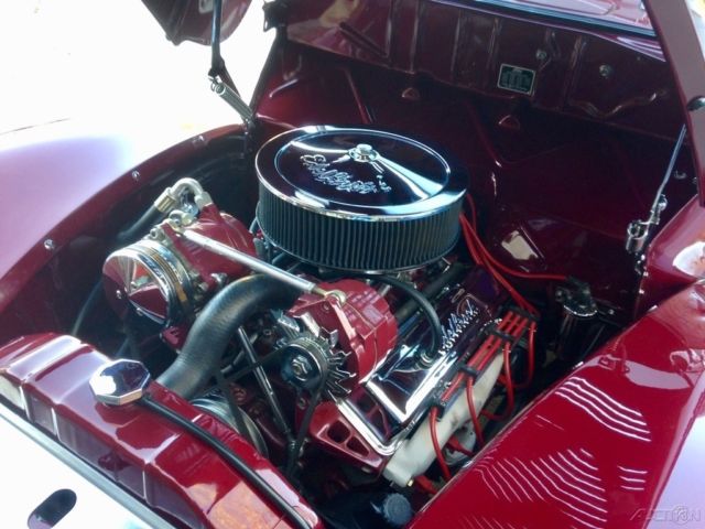 1940 Ford Sedan - photo 3