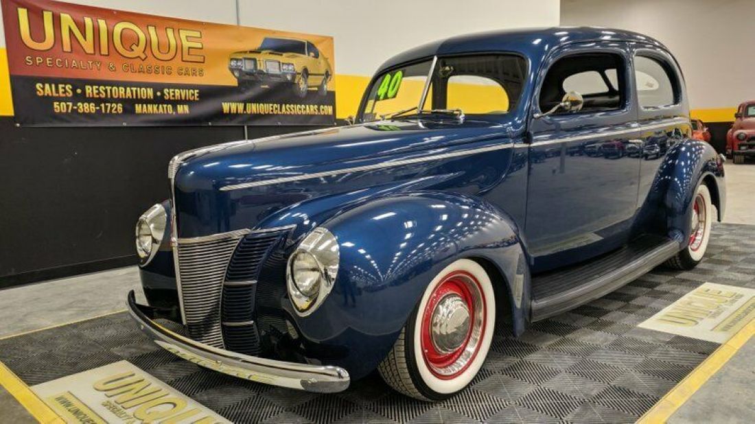 1940 Ford Deluxe Tudor Sedan Streetrod! V8 Automatic Air Conditioning! 1940 Ford Deluxe Tudor Sedan Street Rod