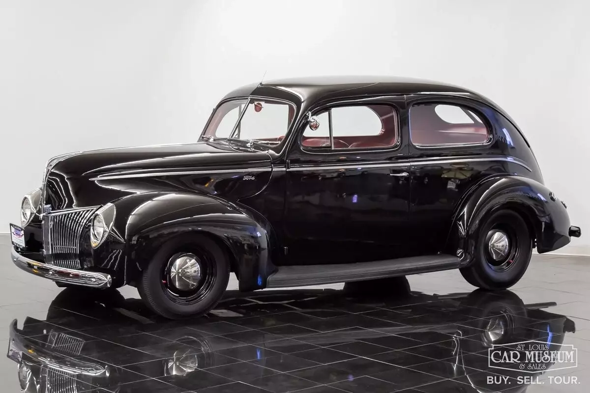 1940 Ford Standard Tudor Street Rod