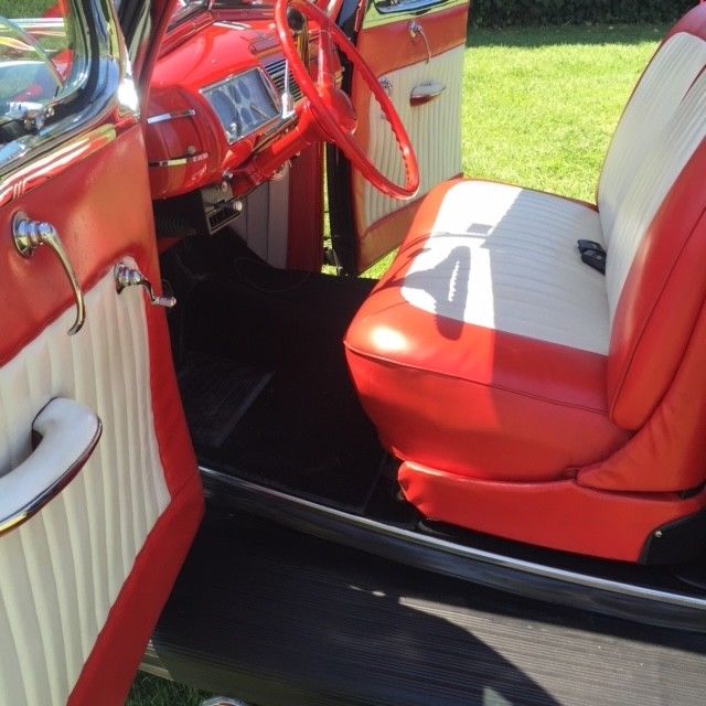 1940 Ford Deluxe Tudor Sedan - photo 4