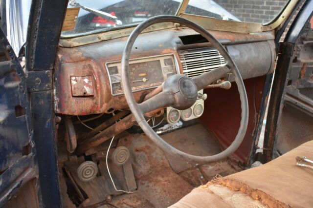 1940 Ford Tudor Deluxe - photo 4