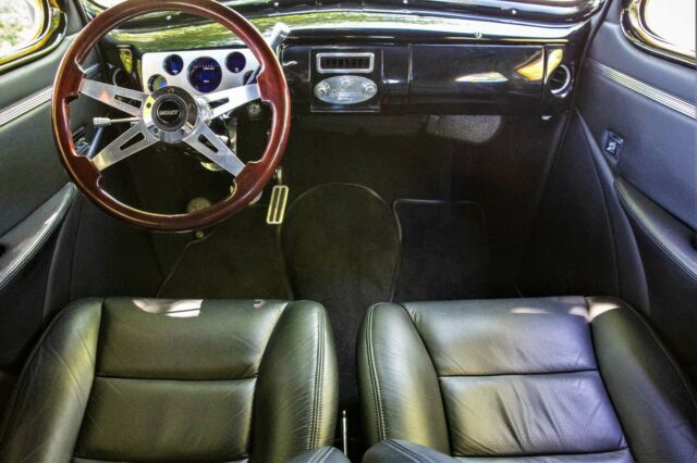 1940 Ford TUDOR RESTOMOD LS1 4L60E 1,840 MILES $120K BUILD - photo 12