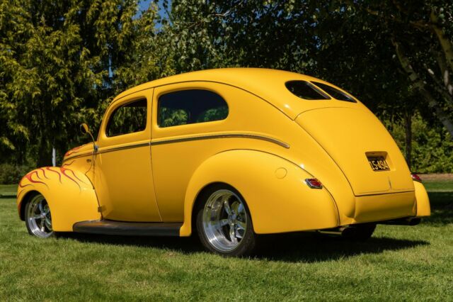 1940 Ford TUDOR RESTOMOD LS1 4L60E 1,840 MILES $120K BUILD - photo 3