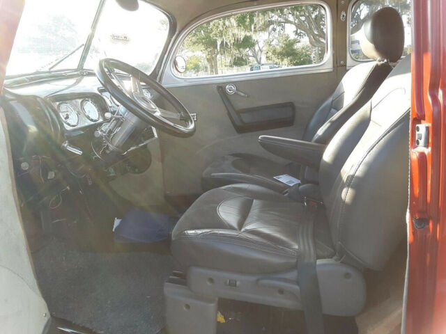 1940 Ford Tudor Sedan Deluxe - photo 4