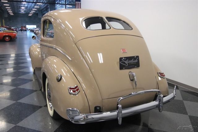 1940 Ford Tudor Sedan - photo 10