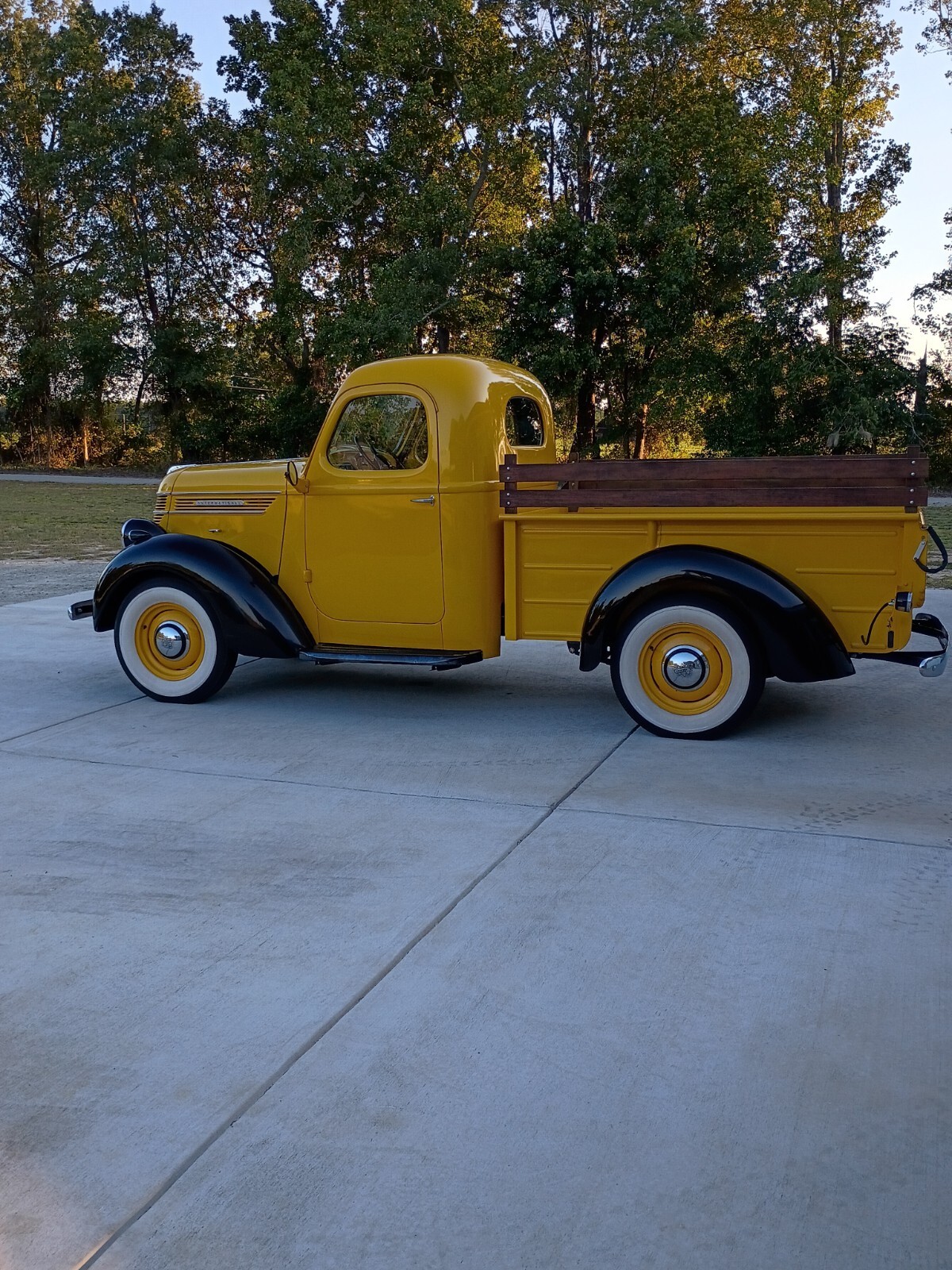 1940 International Harvester 1/2 Ton Pickup - photo 2