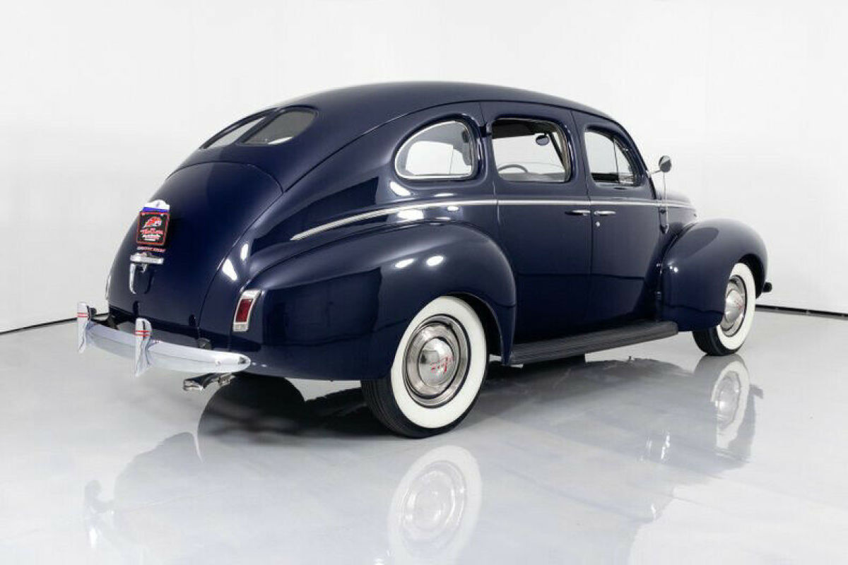 1940 Mercury Eight Sedan - photo 10