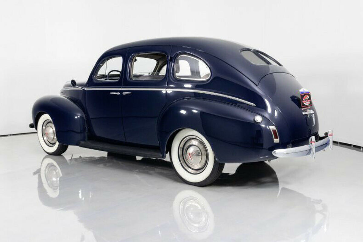 1940 Mercury Eight Sedan - photo 8