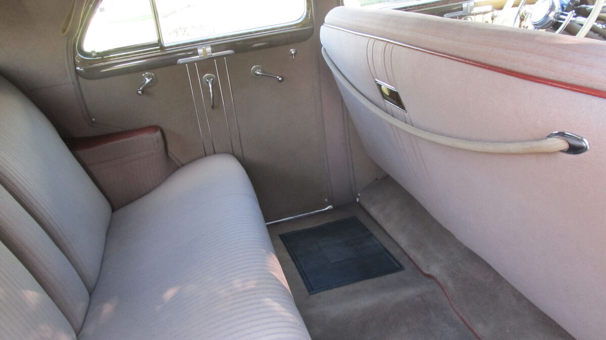 1940 Oldsmobile Custom Cruiser - photo 11