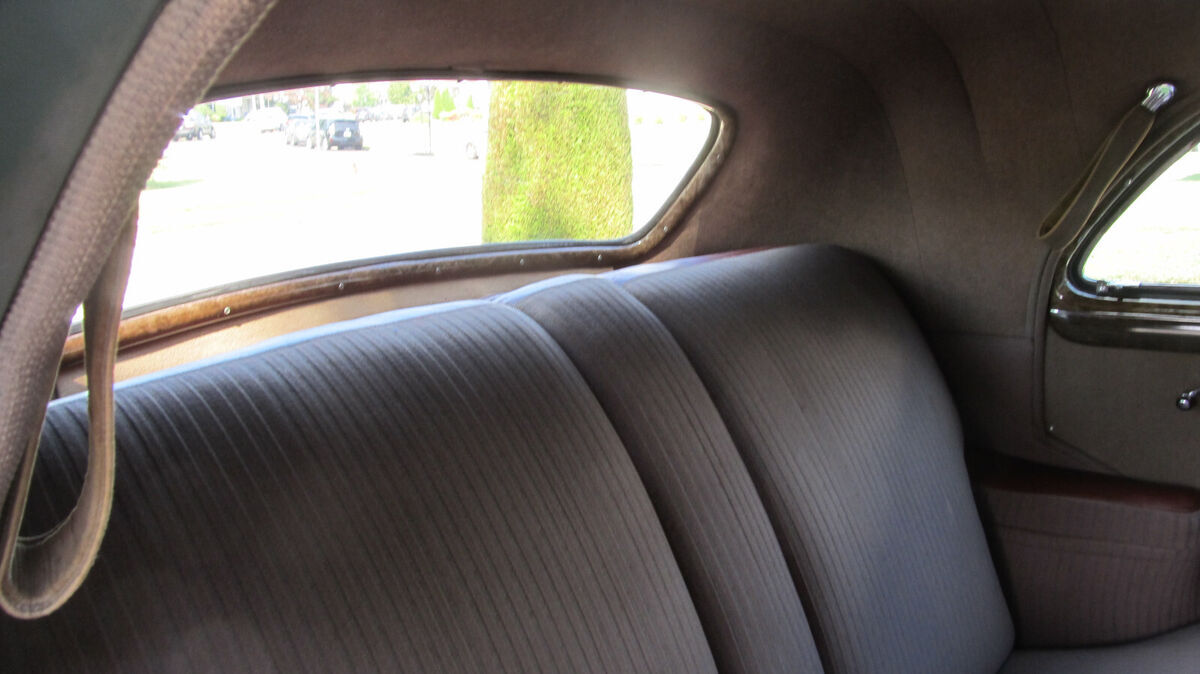 1940 Oldsmobile Custom Cruiser - photo 12