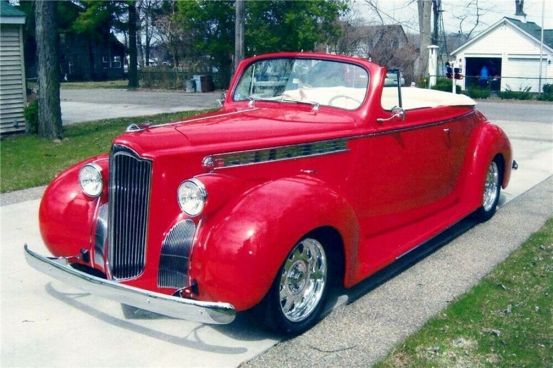 1940 Packard Custom 110 - photo 3
