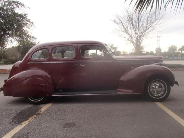 1940 Packard Sedan - photo 4