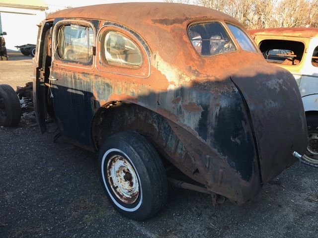 1940 Packard 160 4 Door Sedan 1940 Packard 160 4 Door Custom Sedan Custom Factory Division Window