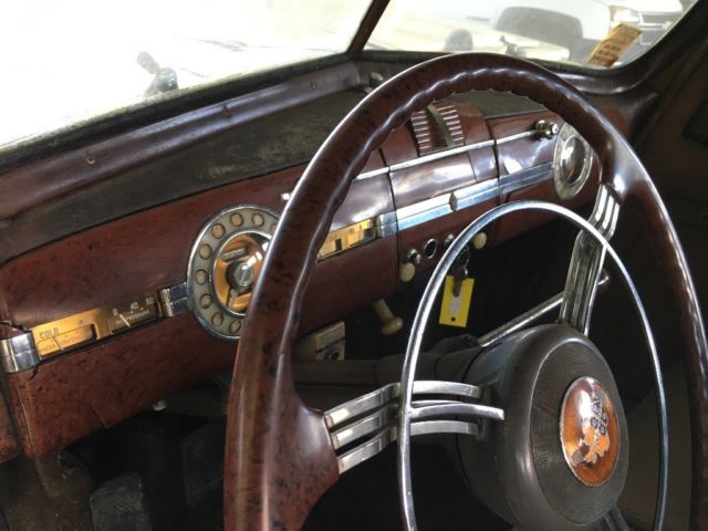 1940 Packard Model 1807 Touring Sedan - photo 4
