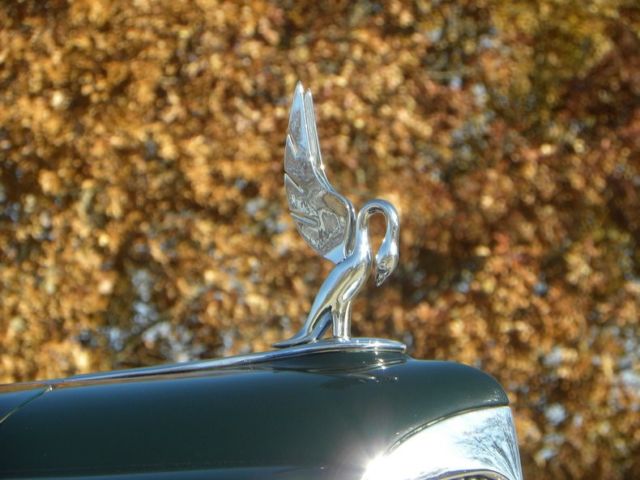 1940 Packard 18th Series 1808 7 Passenger Touring Sedan - photo 12