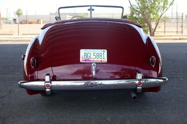 1940 Packard Darrin Roadster - photo 7