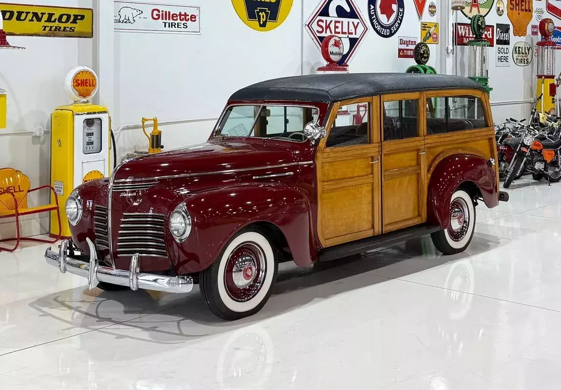 1940 Plymouth Deluxe Woodie Wagon