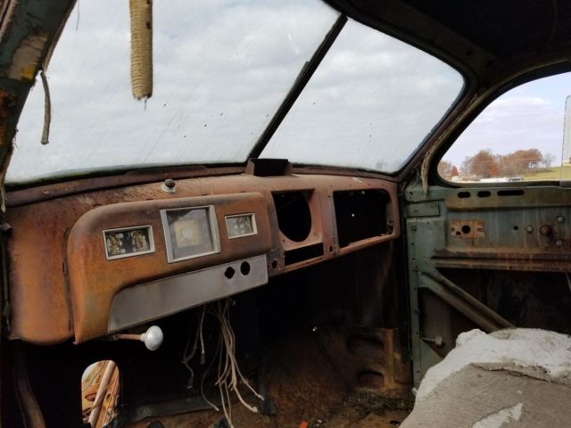 1940 Studebaker - photo 12