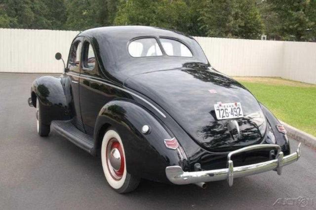 1940 Ford Deluxe Coupe - photo 2
