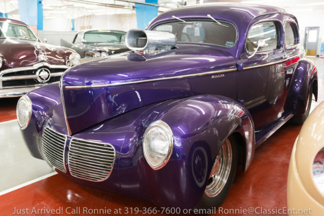 1940 Willys Modell 440 Tudor 427 V8 3 Speed Automatic Sedan Burgundy Metallic 1940 Willys Modell 440 Tudor --