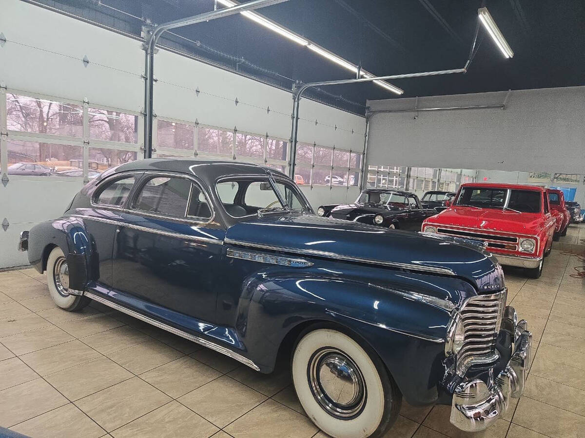 1941 Buick Century - photo 2