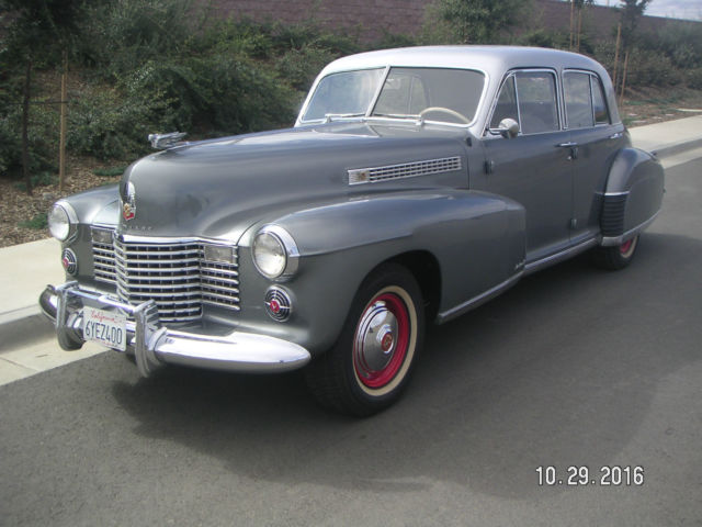 1941 Cadillac 60 Special / Restored with modern features 1941 Cadillac Fleetwood 4DR