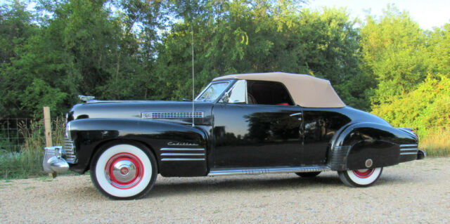 1941 Cadillac Series 62 Deluxe Convertible Coupe