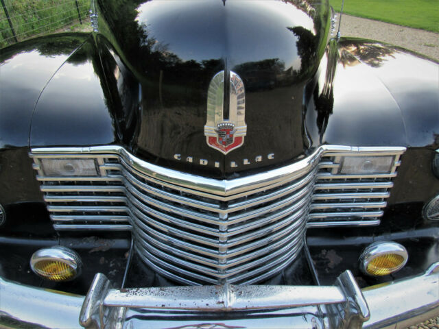 1941 Cadillac Series 62 Deluxe Convertible Coupe - photo 6