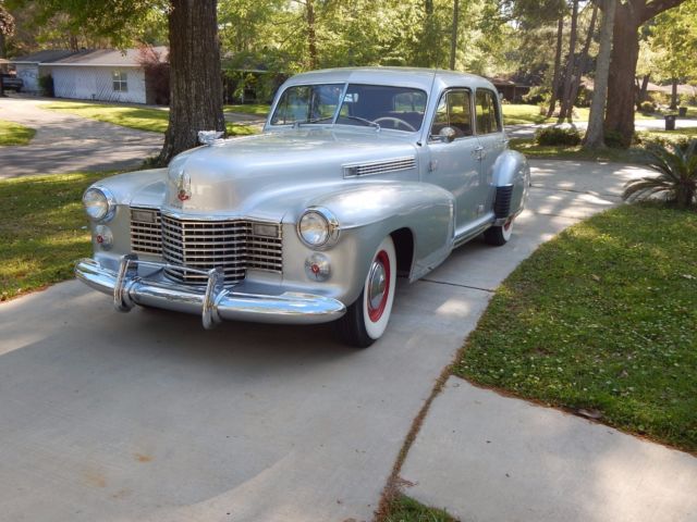 1941 Cadillac Fleetwood original type tan cloth - photo 2