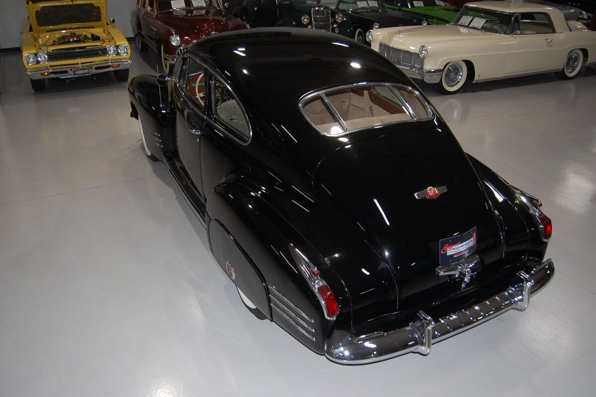 1941 Cadillac Series 61 Five-Passenger Coupe "Sedanette" - photo 11
