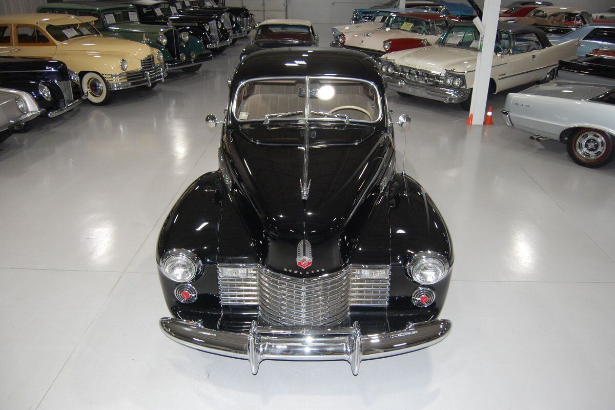 1941 Cadillac Series 61 Five-Passenger Coupe "Sedanette" - photo 6