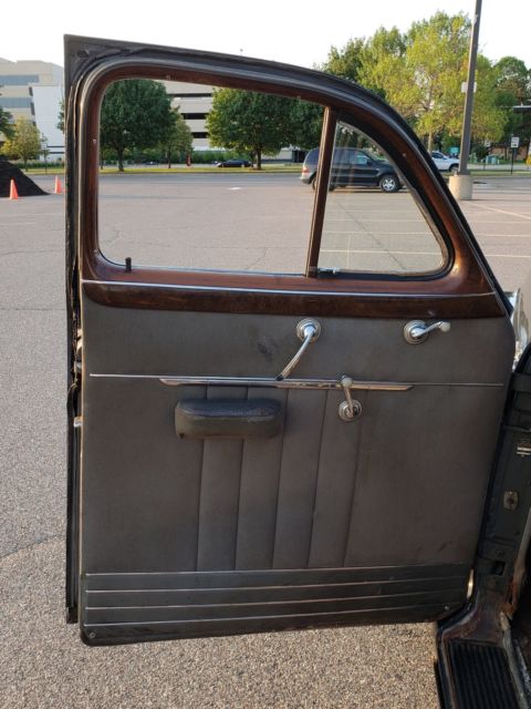 1941 Cadillac Series 61 - photo 10