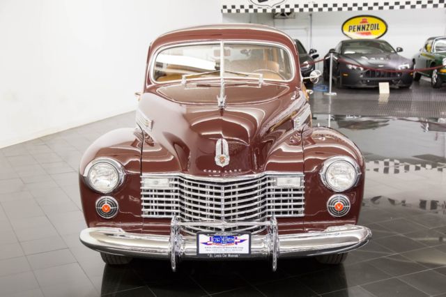 1941 Cadillac Series 61 Woodie Station Wagon - photo 2