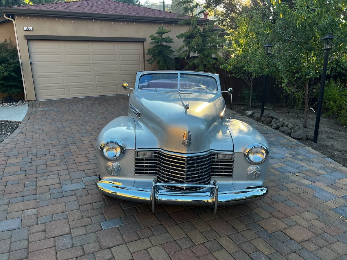 1941 Cadillac Model 62 Convertible Sedan - photo 4
