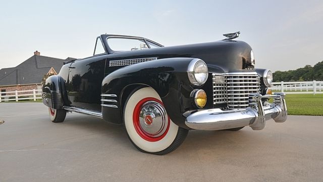 1941 Cadillac series 62 convertible - photo 2