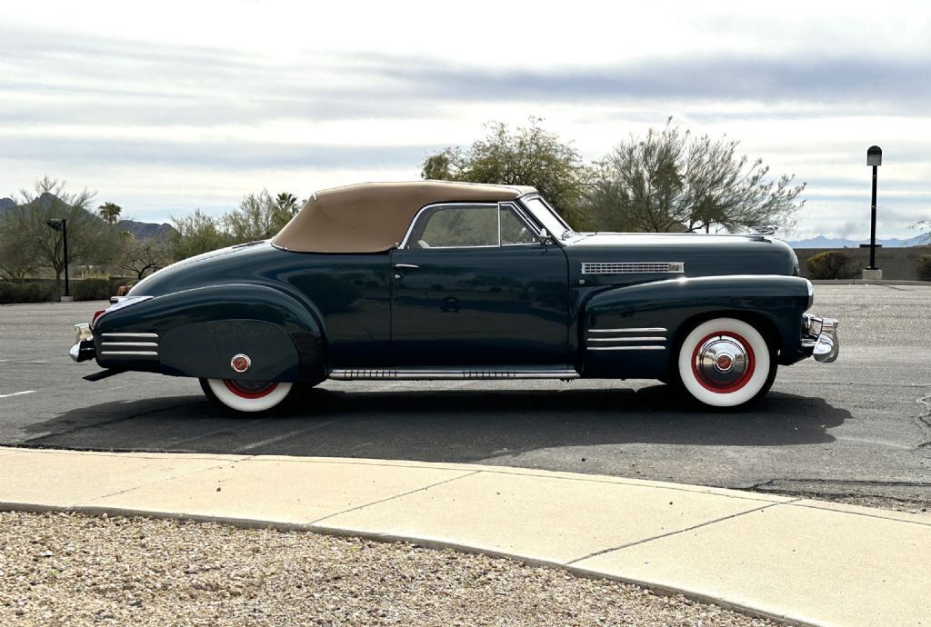 1941 Cadillac Series 62 Convertible Coupe - photo 13