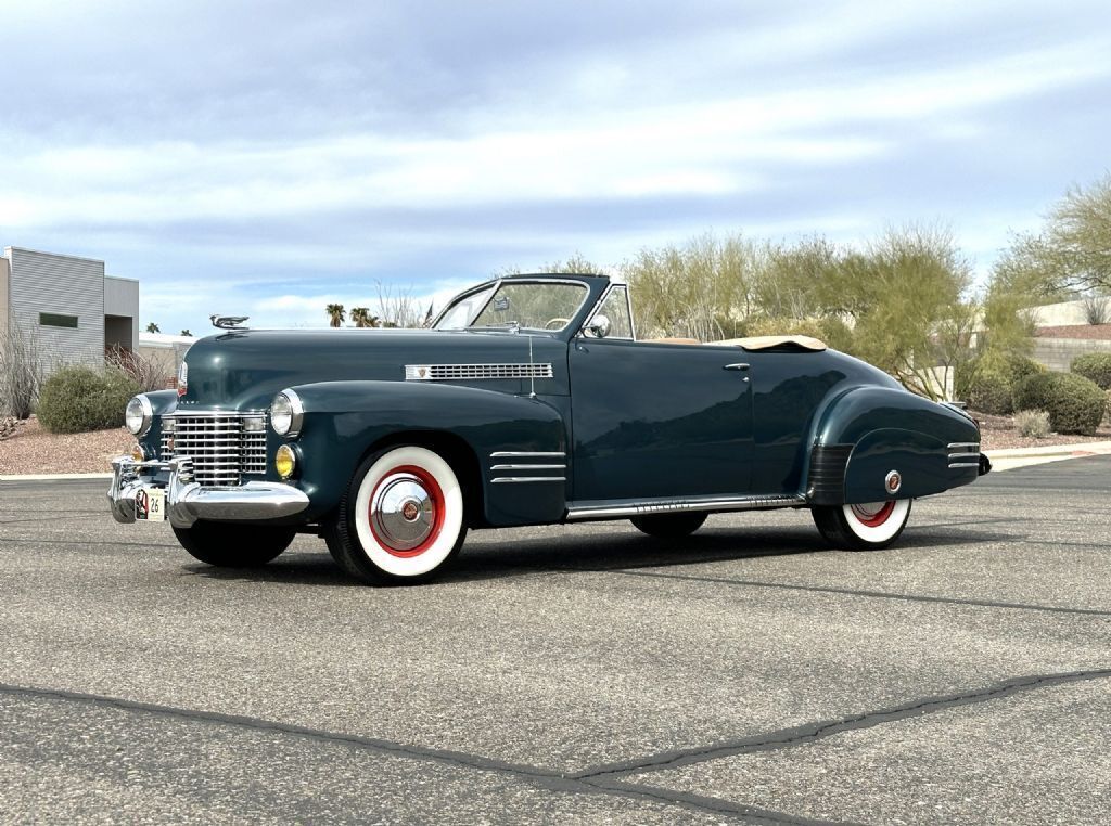 1941 Cadillac Series 62 Convertible Coupe - photo 2